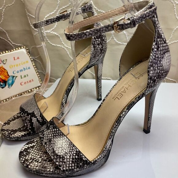 MICHAEL Michael Kors Shoes - michael kors balto pumps size 9